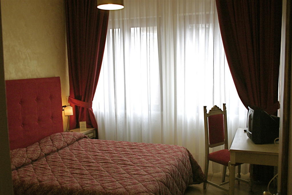 Hotel Fiordigigli LʼAquila Kültér fotó