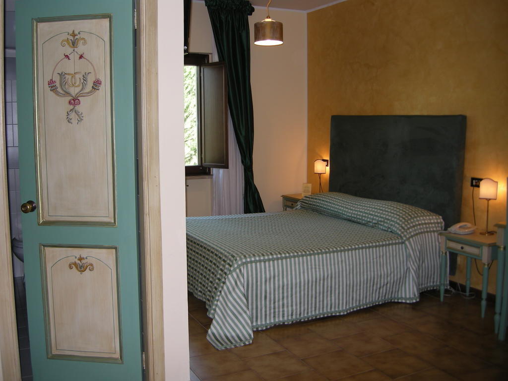 Hotel Fiordigigli LʼAquila Szoba fotó
